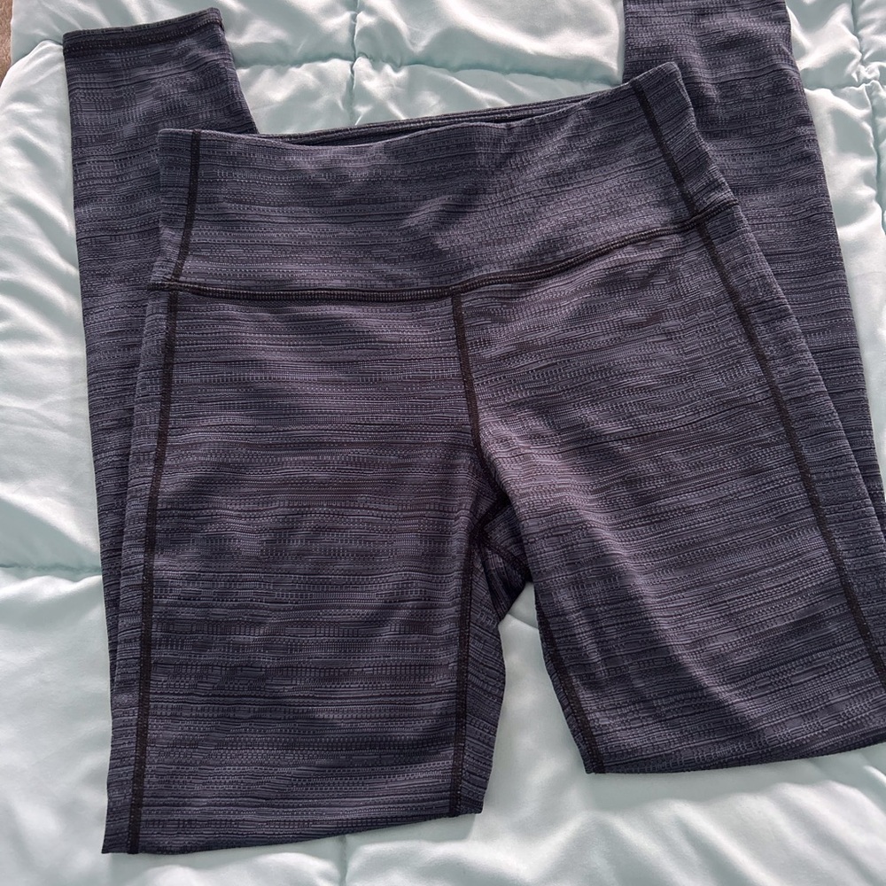 Athleta Salutation (RN 54023) 7/8 Leggings (NWOT) - Picture 2 of 11
